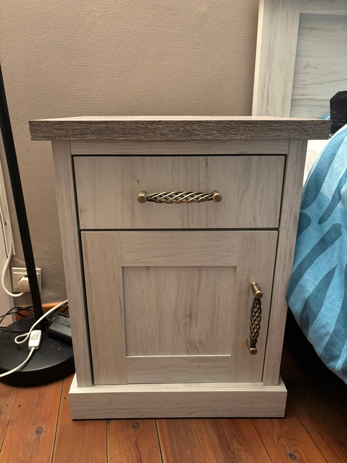 Paire de tables  (1 montée + 1 neuve emballée), Maison & Meubles, Enlèvement, Neuf, Bois