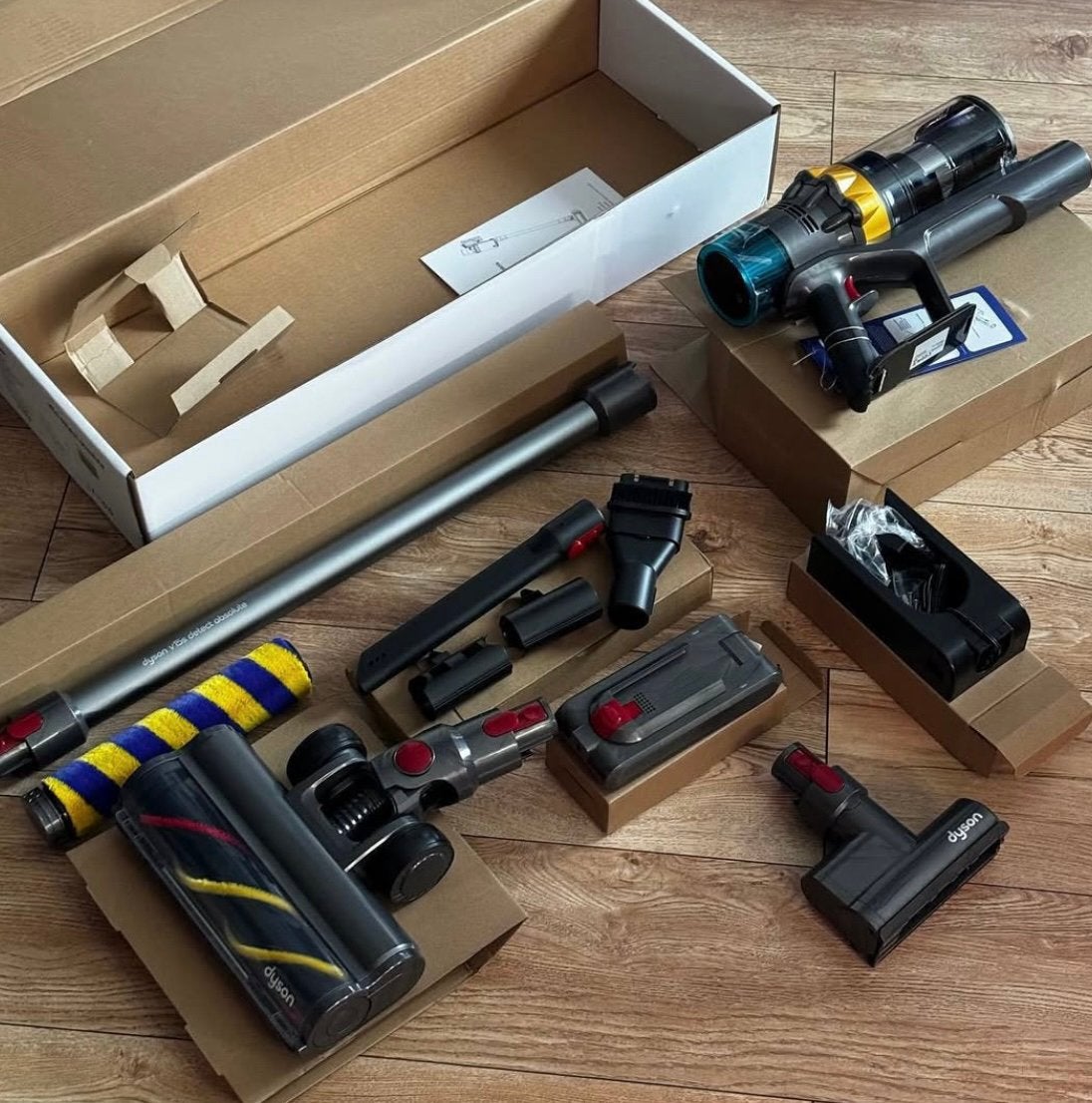 Dyson V15 Detect Absolute, Electroménager, Neuf, Sans fil, Réservoir, Dyson