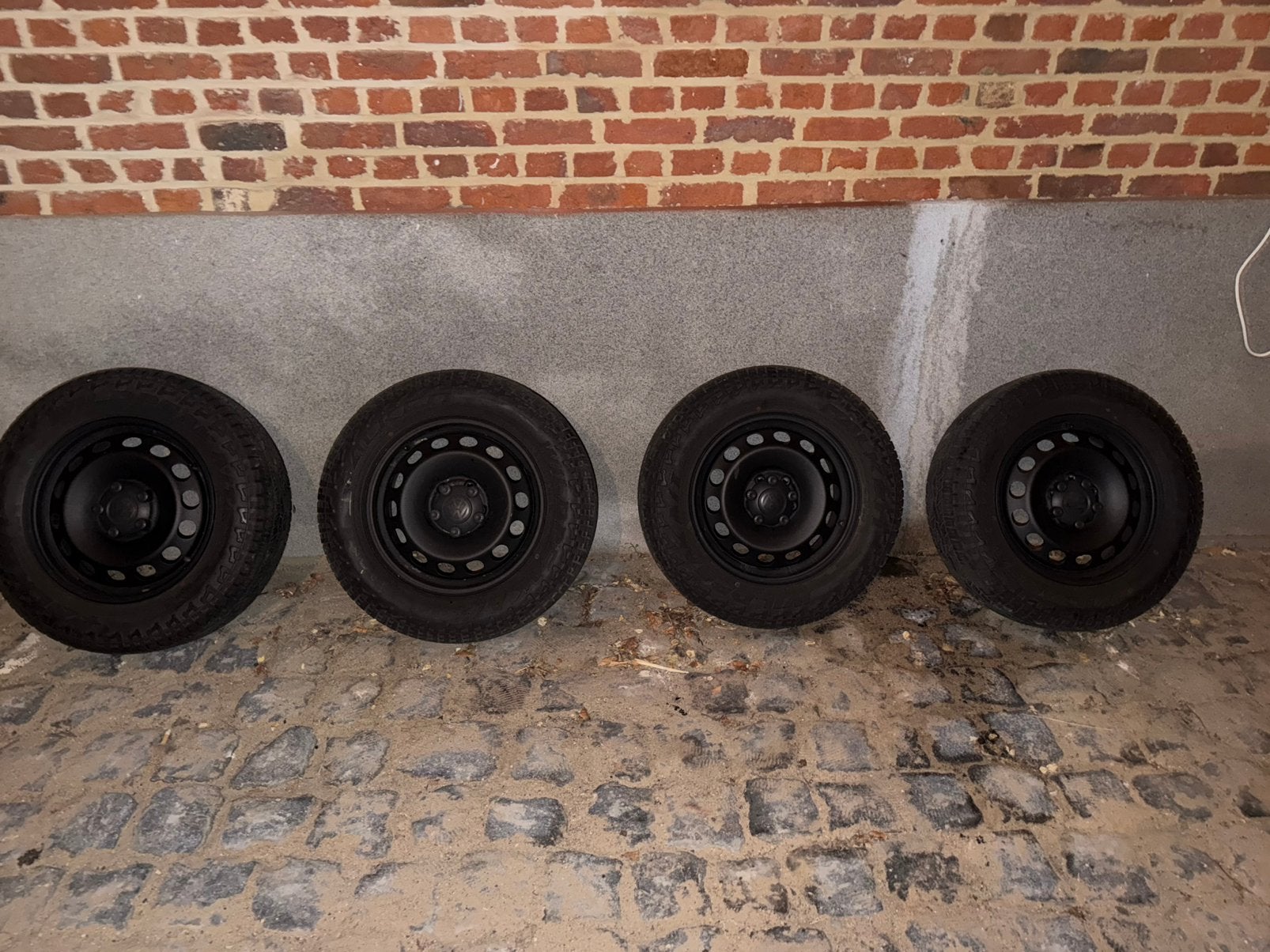 Gepoederlakte vw velgen met goede winterbanden, Autos : Pièces & Accessoires, Enlèvement, Pneus hiver, Jante(s)