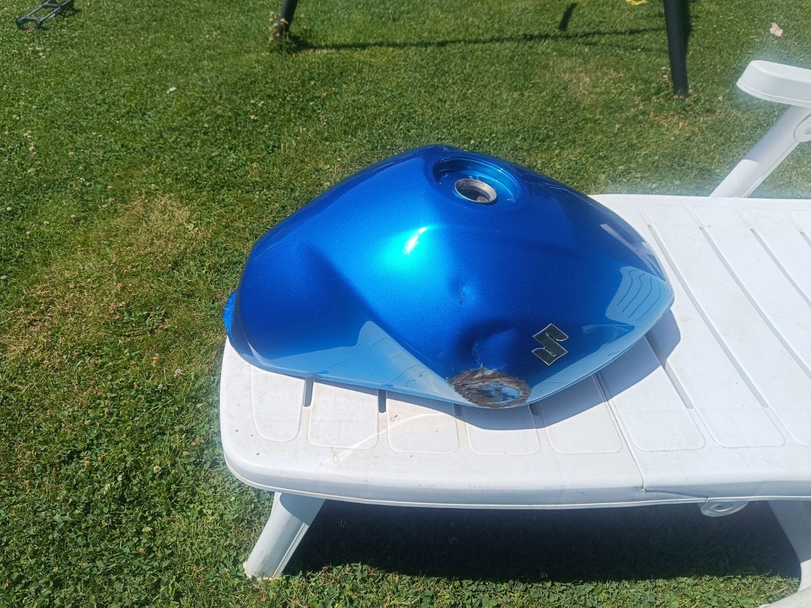 Réservoir Suzuki GSF650, Enlèvement