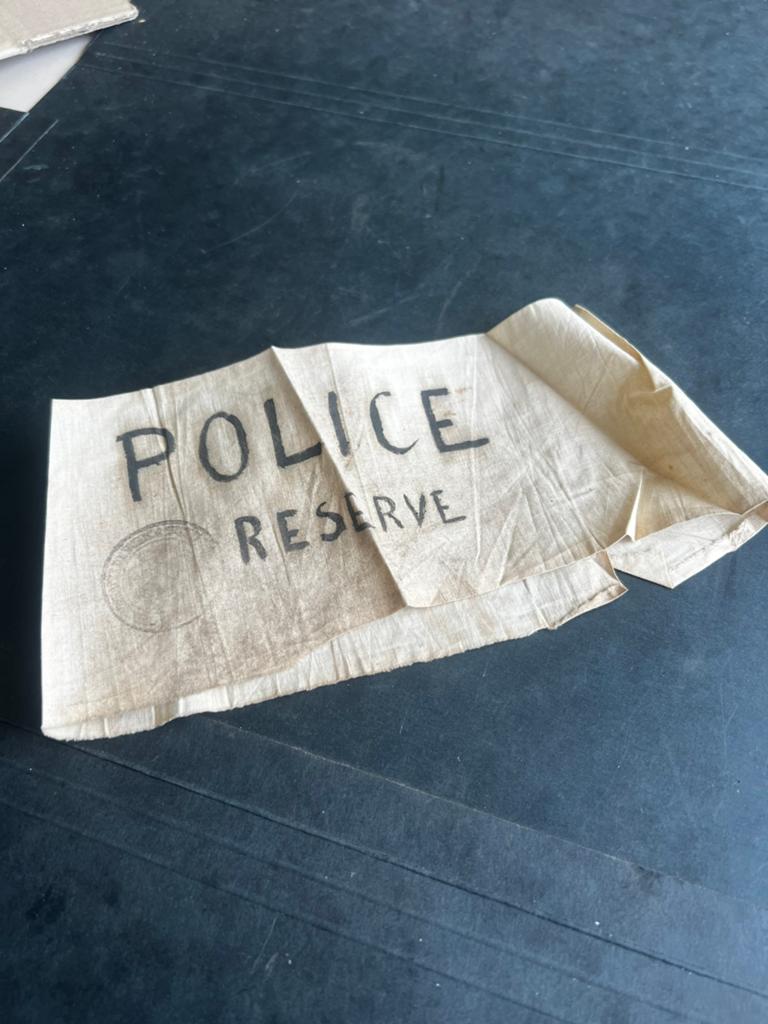 Armband Bevrijding, Verzamelen, Militaria | Tweede Wereldoorlog, Ophalen of Verzenden