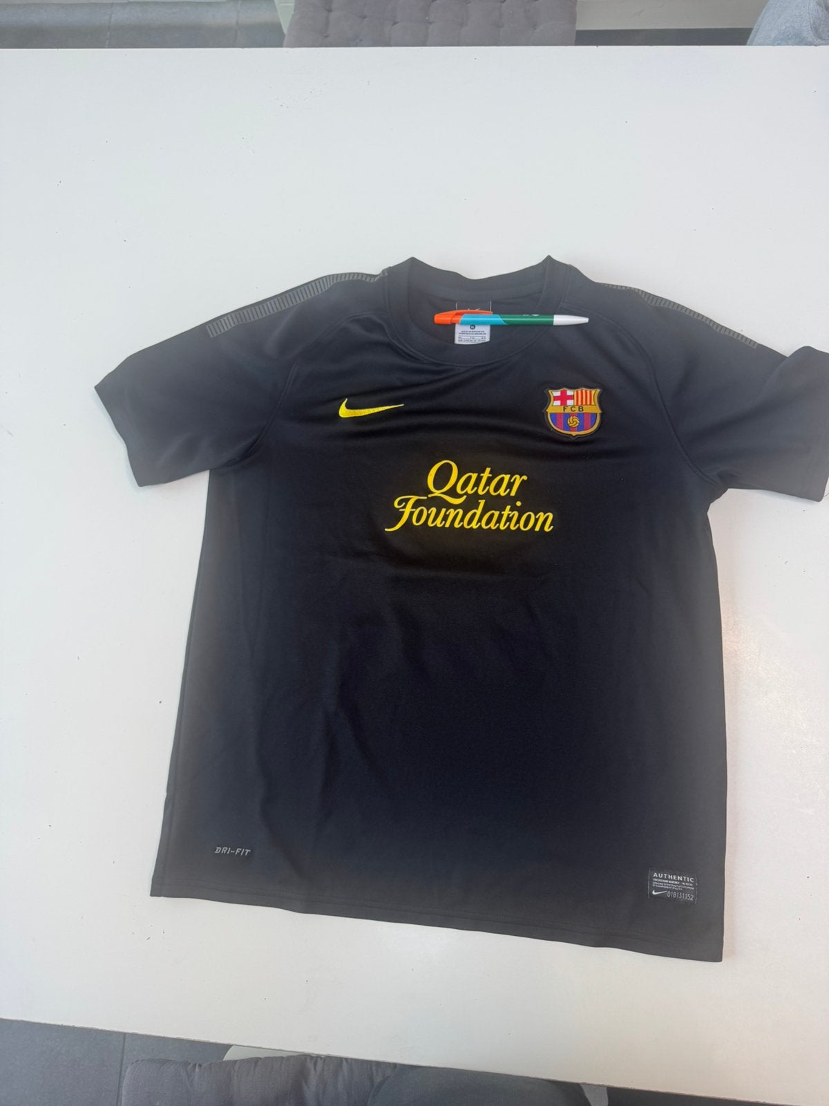 Voetbal shirt Qatar - FCB maat 158, Kinderen en Baby's, Kinderkleding | Maat 158, Ophalen of Verzenden, Gebruikt, Jongen of Meisje