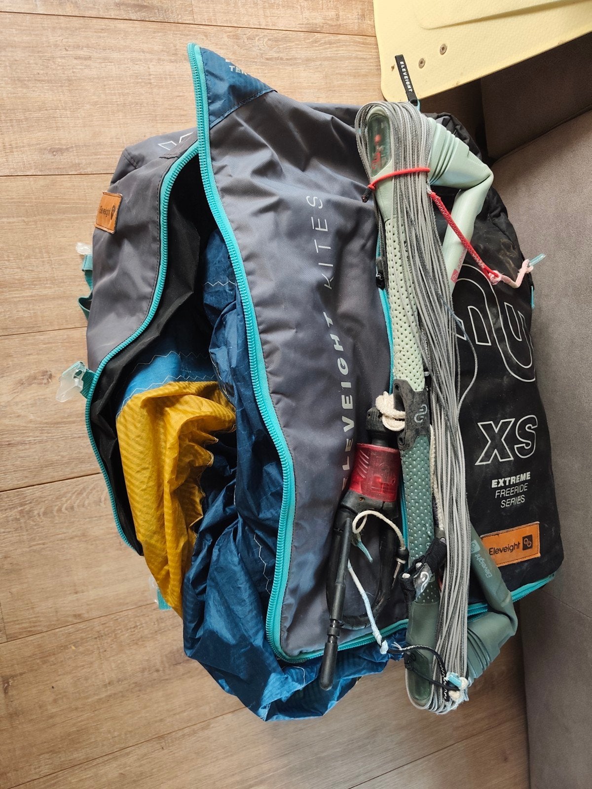 Eleveight XS V3 2023 Kite 10m

+ Bar + board, Watersport en Boten, Kitesurfen, Ophalen, Kite