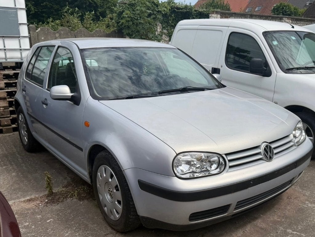 Volkswagen golf 4, Autos, Volkswagen, Particulier, Golf, ABS, Airbags, Alarme, Bluetooth, Verrouillage central, Réception radio numérique