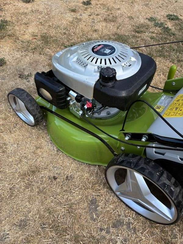 Grasmaaier Central park op benzine en zelftrekker., Tuin en Terras, Ophalen, Cirkelmaaier, Benzine-grasmaaier, 50 cm of meer