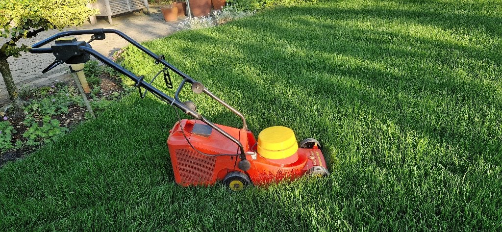 Elektrische Grasmachine van het merk WOLF Geräte, Tuin en Terras, Grasmaaiers, Gebruikt, 30 t/m 39 cm, Cirkelmaaier, Opvangbak