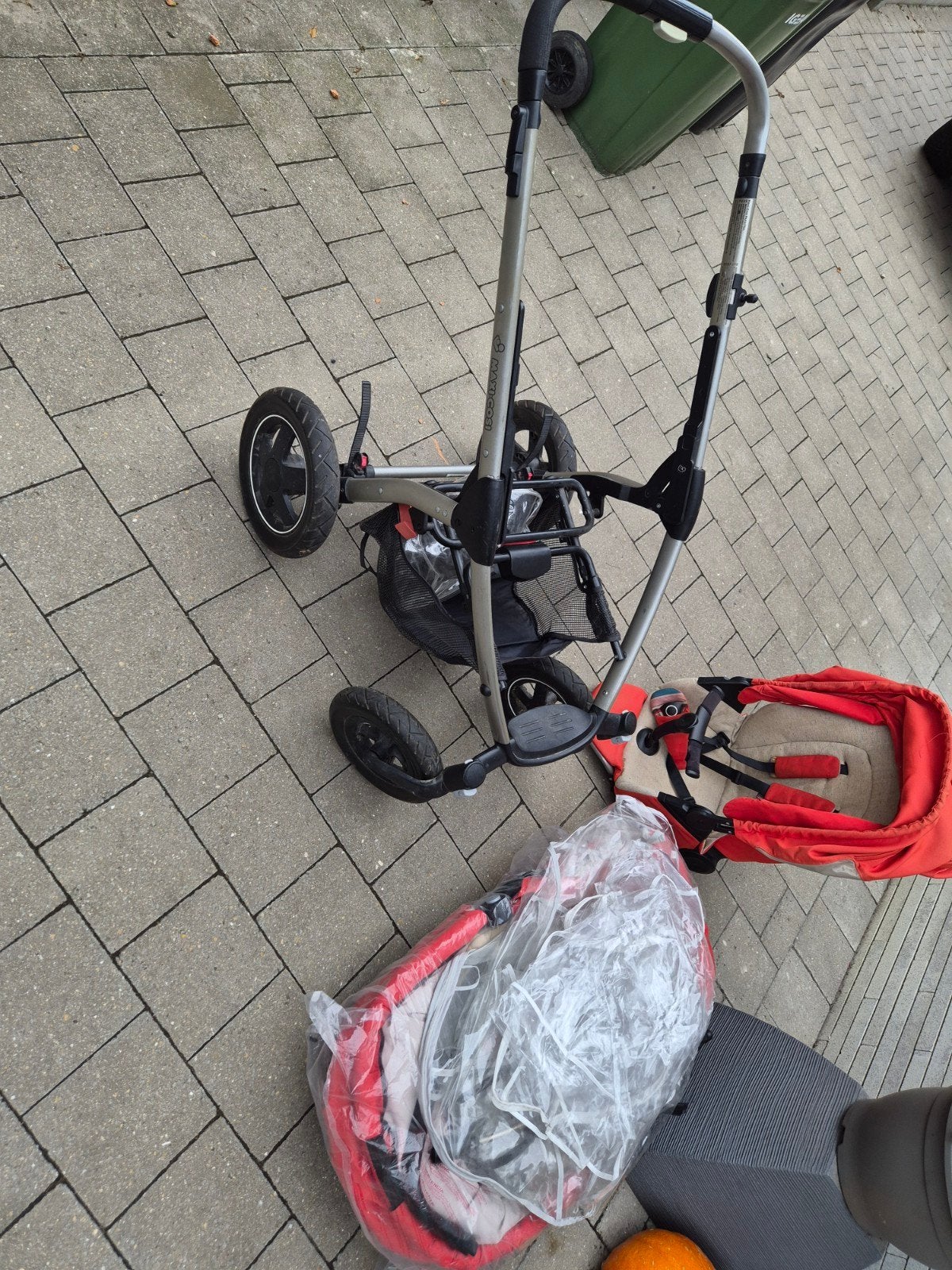 Gratis Buggy Maxi-cosi met kind zit en baby mand, Ophalen, Maxi-Cosi