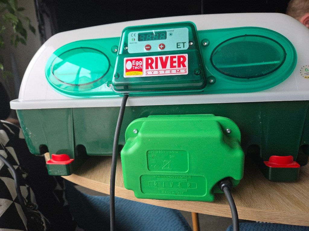2 incubateurs River Systems ET49 à vendre, Animaux & Accessoires, Volatiles, Autres espèces, Plusieurs animaux