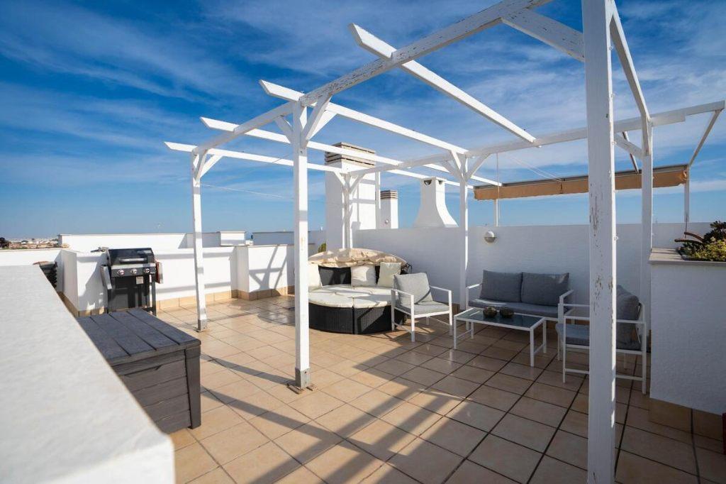 Moderne penthouse in Punta Prima, 120 m², Spanje, 2 kamers, Punta Prima.