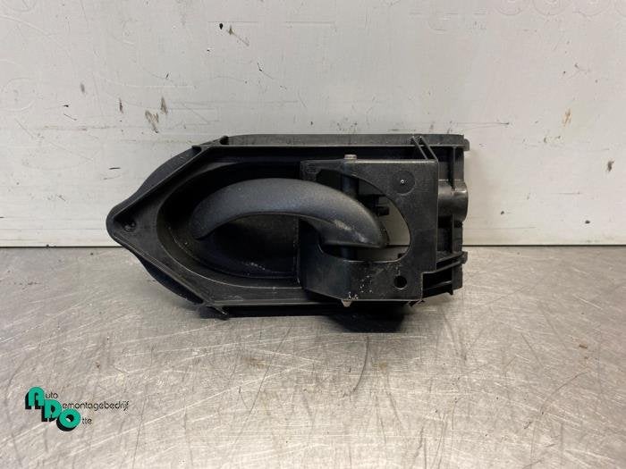 Poignée portière 2portes gauche d'un Ford Street Ka (Stree, -, 3 mois de garantie, -, -