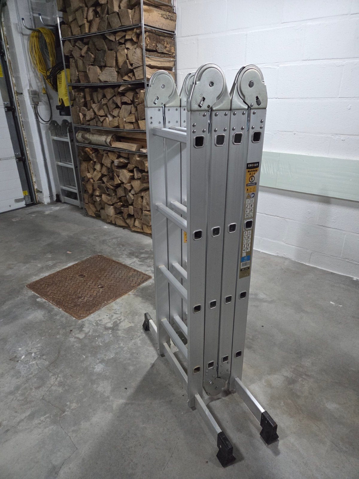 Echelle transformable en A ou droite, 2 à 4 mètres, Pliable ou rétractable/escamotable, Comme neuf, Échelle