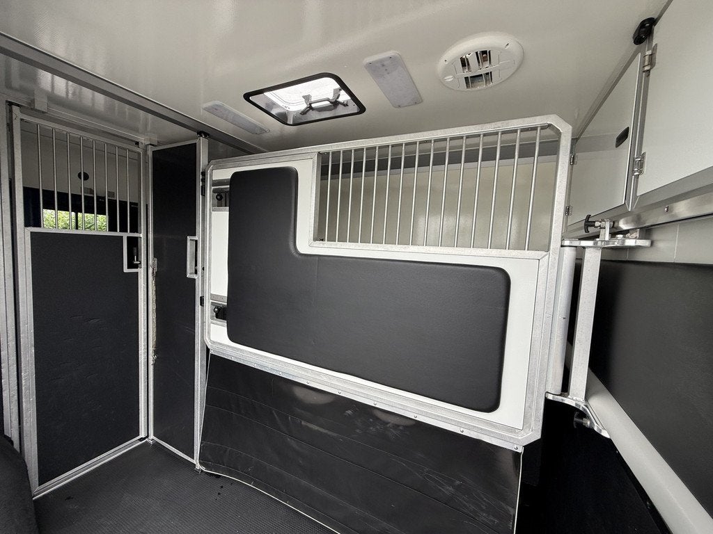 Ford Transit | HORSETRUCK | STX | STALLION 3XL | 2023 | AUTO, Dieren en Toebehoren, Weduwestraat 12
4884MV  WERNHOUT, NL, Paardenwagentje NL | MVV HORSETRUCKS