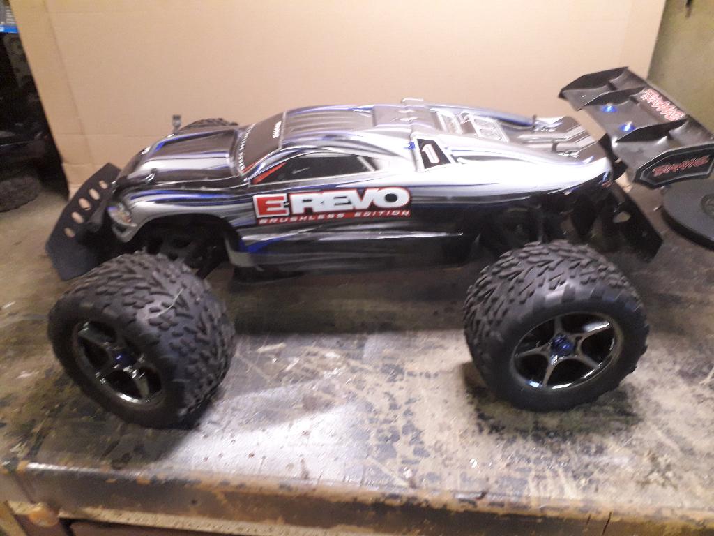 traxxas revo 1/8, Hobby en Vrije tijd, Ophalen, Benzine, Gebruikt, Auto offroad