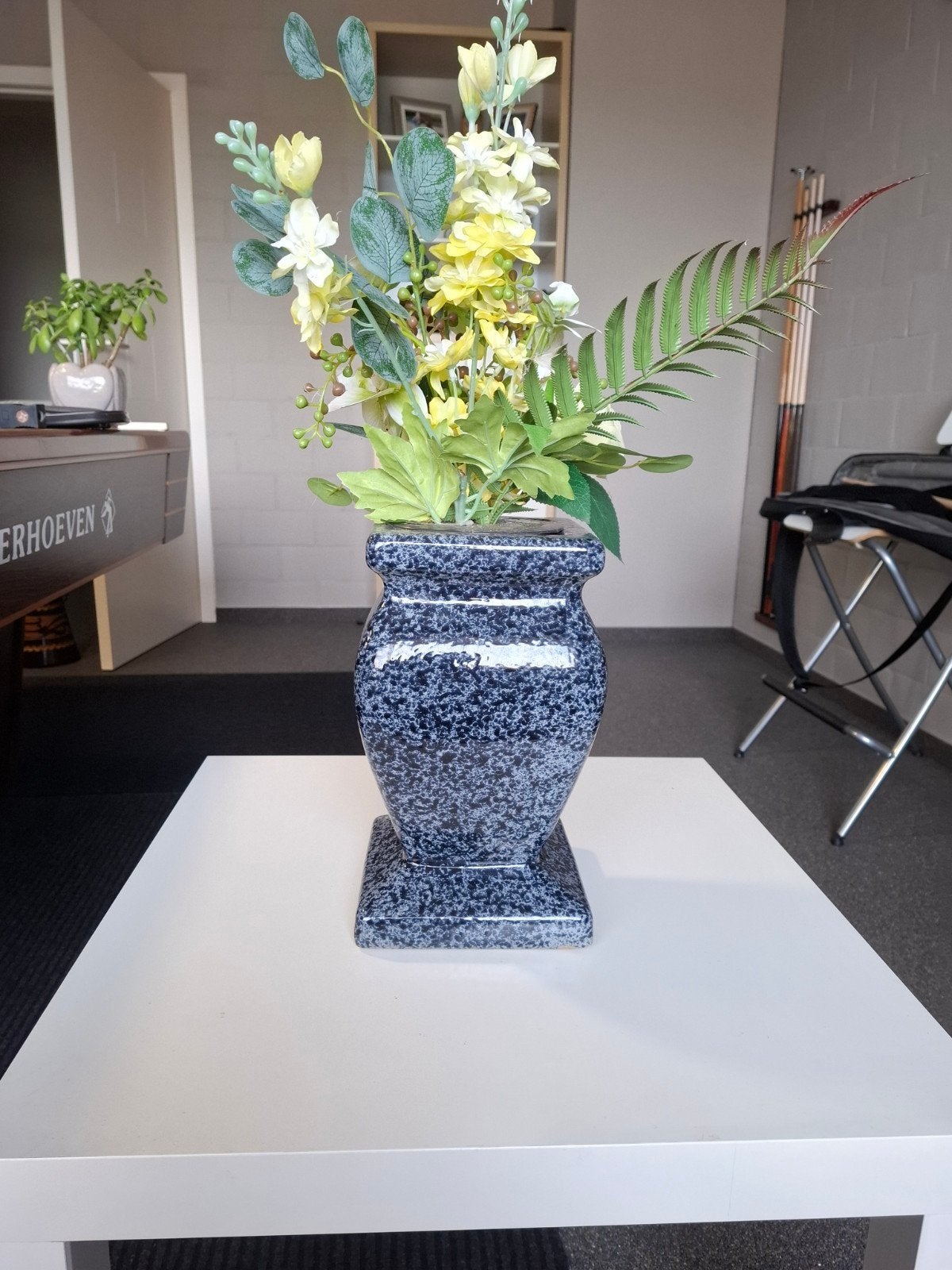 Decoratieve marmeren vaas, Ophalen