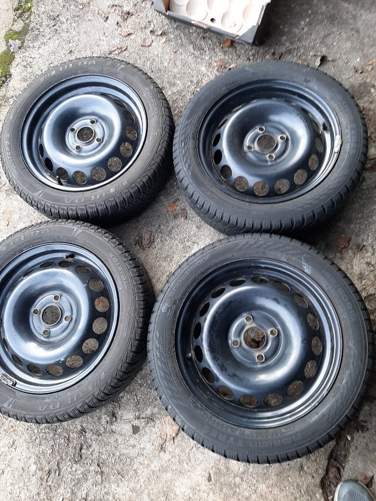 Roues hiver citroen c1 peugeot 108 toyota aygo, Autos : Pièces & Accessoires, 15 pouces, Pneus et Jantes, Pneus hiver, Véhicule de tourisme
