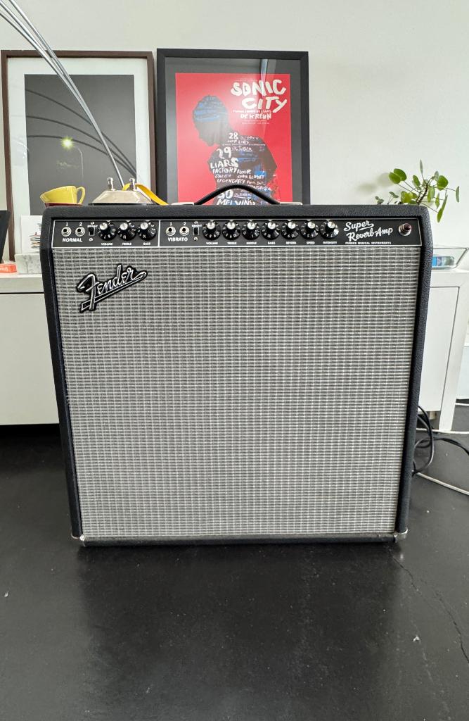 Fender Super Reverb Reissue + Extra's, Muziek en Instrumenten, Versterkers | Bas en Gitaar, Zo goed als nieuw, Gitaar, Minder dan 50 watt