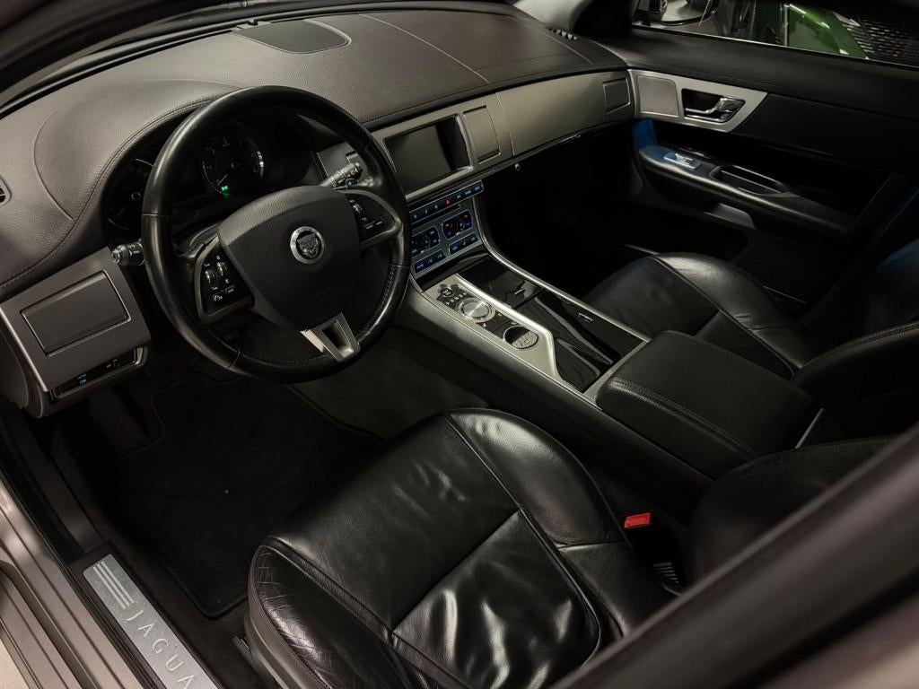 Jaguar XF Automatique 2.2D 140kW Euro 5 Année 06/2012, Autos, Cuir, Euro 5, Achat, Entreprise