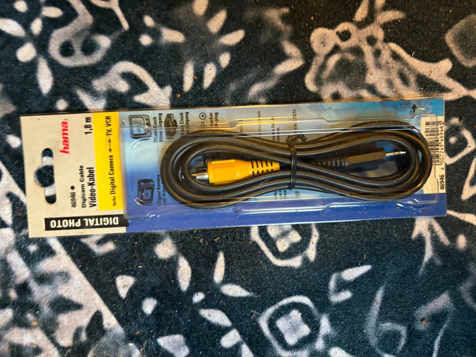 3-pin male plug, 3,5 mm - 2 RCA male plugs (video/audio) 1.8, Ophalen of Verzenden