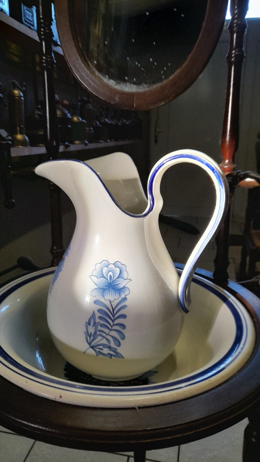 oud wastafeltje., Ophalen