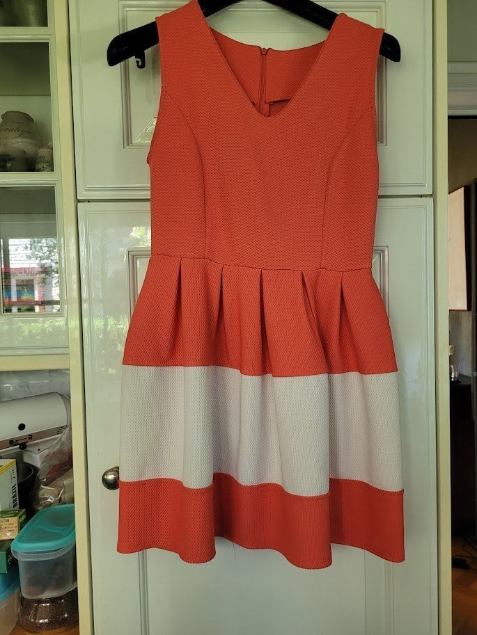 robe  blanc orange, Vêtements | Femmes, Enlèvement ou Envoi, Comme neuf, Orange, Au-dessus du genou