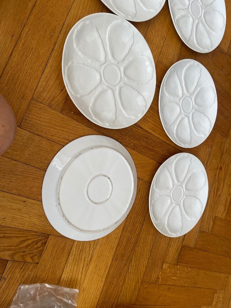 8 assiettes à huîtres en porcelaine, Enlèvement