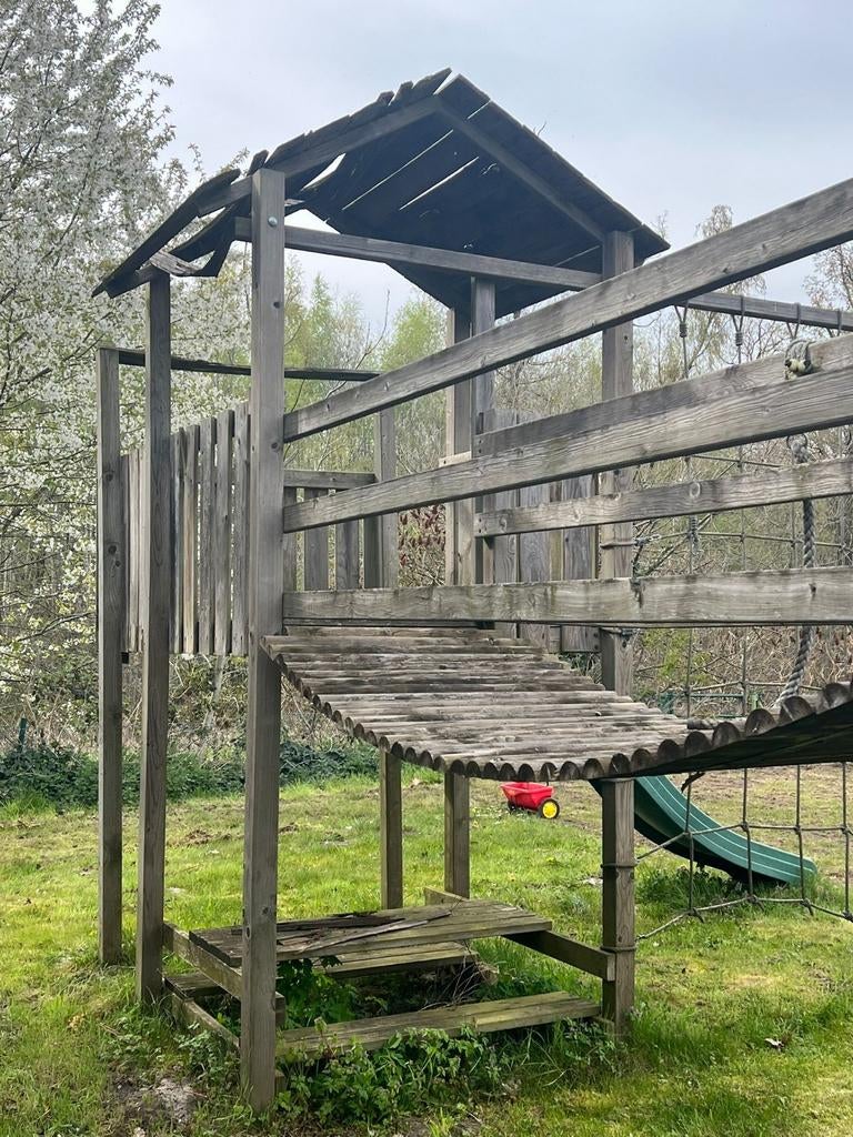 Groot houten speeltoestel, Ophalen