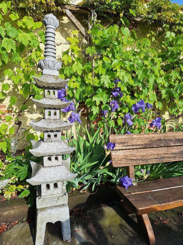 Japanse granieten pagode, Tuin en Terras, Tuinbeelden, Ophalen, Gebruikt, Steen, Overige typen