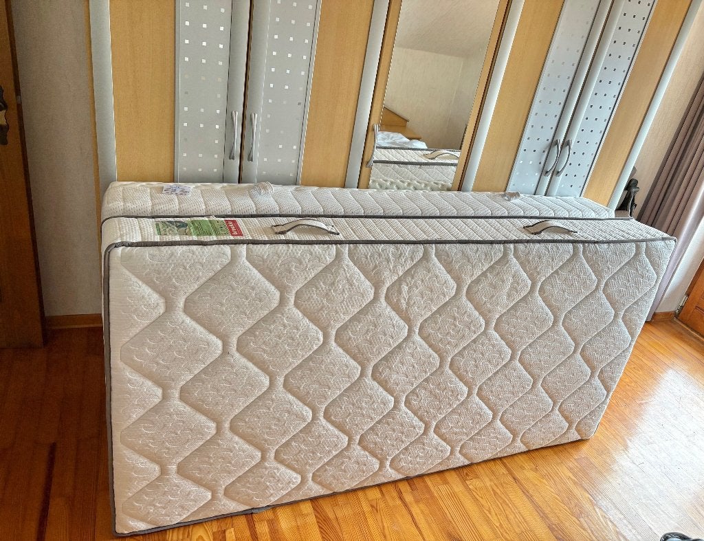 Twee premium matrassen 200x100x25cm in quasi nieuwstaat, Ophalen, 100 cm, Eenpersoons, Zo goed als nieuw