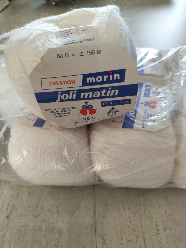 Pelote de laine blanche joli matin (10 pelotes) C6, Enlèvement ou Envoi, Aiguille