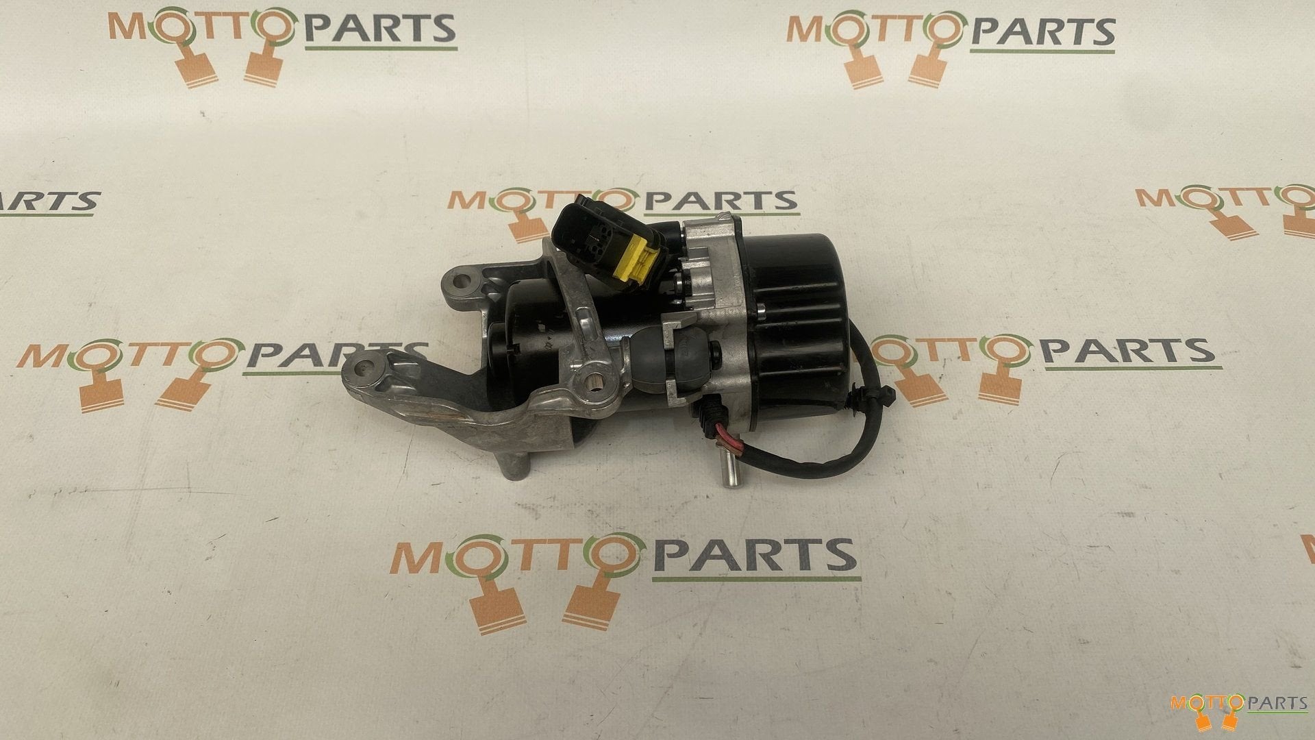 Mercedes originele waterpomp A0004302800 voor M256 motors, Gebruikt, -, -, Ophalen of Verzenden