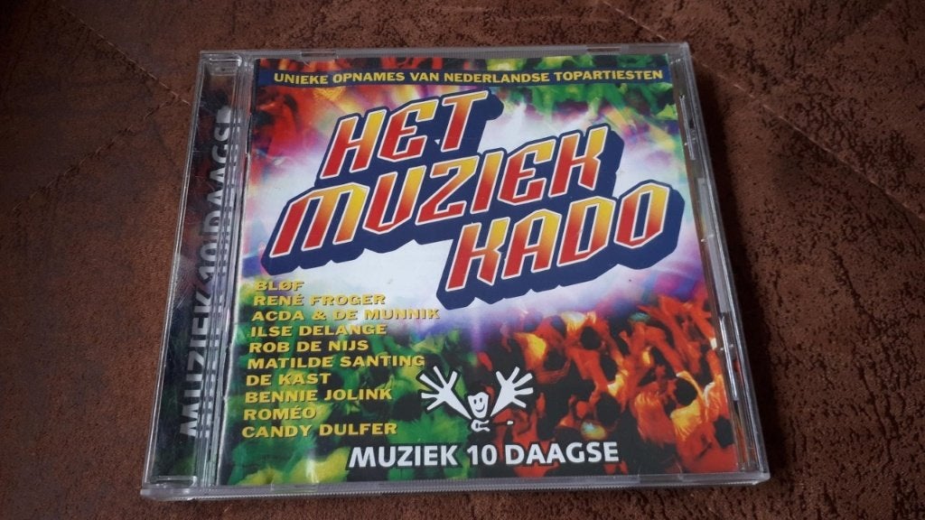 CD - Het muziek kado - 1999, Comprend un livret, Compilation, Utilisé, Envoi