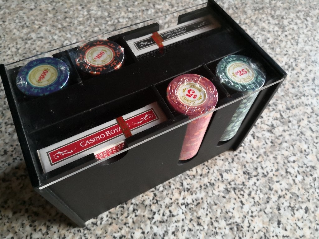 007 - Casino Royale - nieuwe pokerset, Ophalen