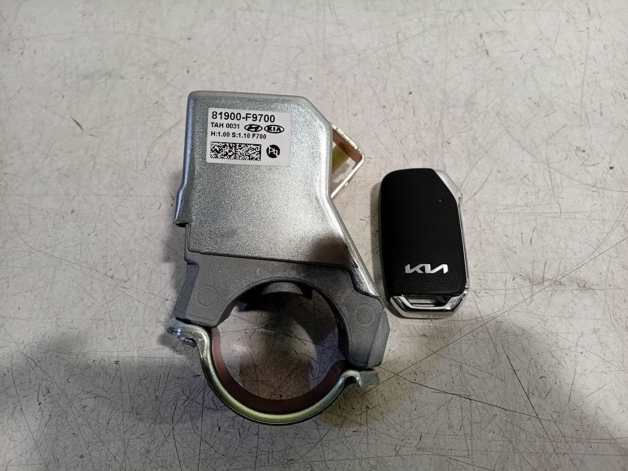 Contactslot + sleutel Kia Stonic, Auto-onderdelen, Onderdelen@venauto.nl, Van der Ven Autorecycling B.V., Ettenseweg 76, 4706 PB Roosendaal, The Netherlands