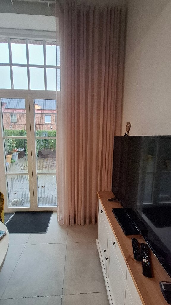 Inbetween gordijnen zalm roze. 5m10 br  2m75 h, Huis en Inrichting, Ophalen, Overige materialen, Overige merken, 500 cm