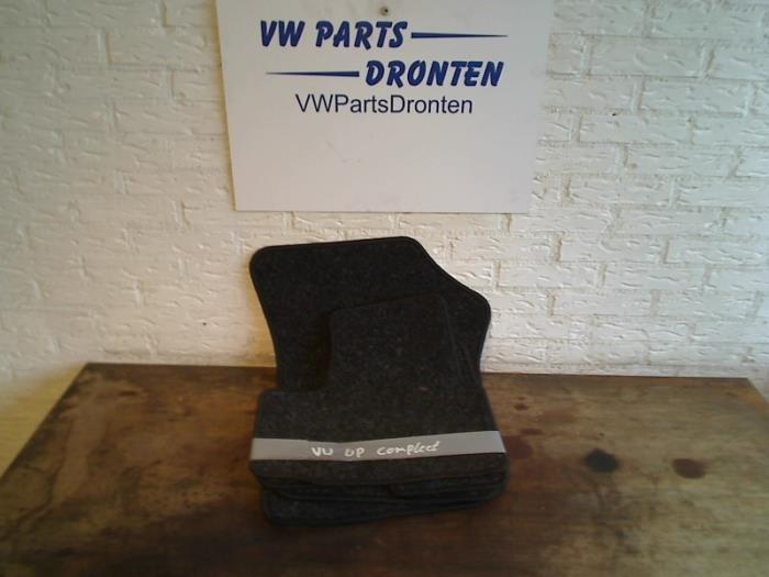 Matten Set van een Volkswagen UP, Gebruikt, -, Volkswagen, -