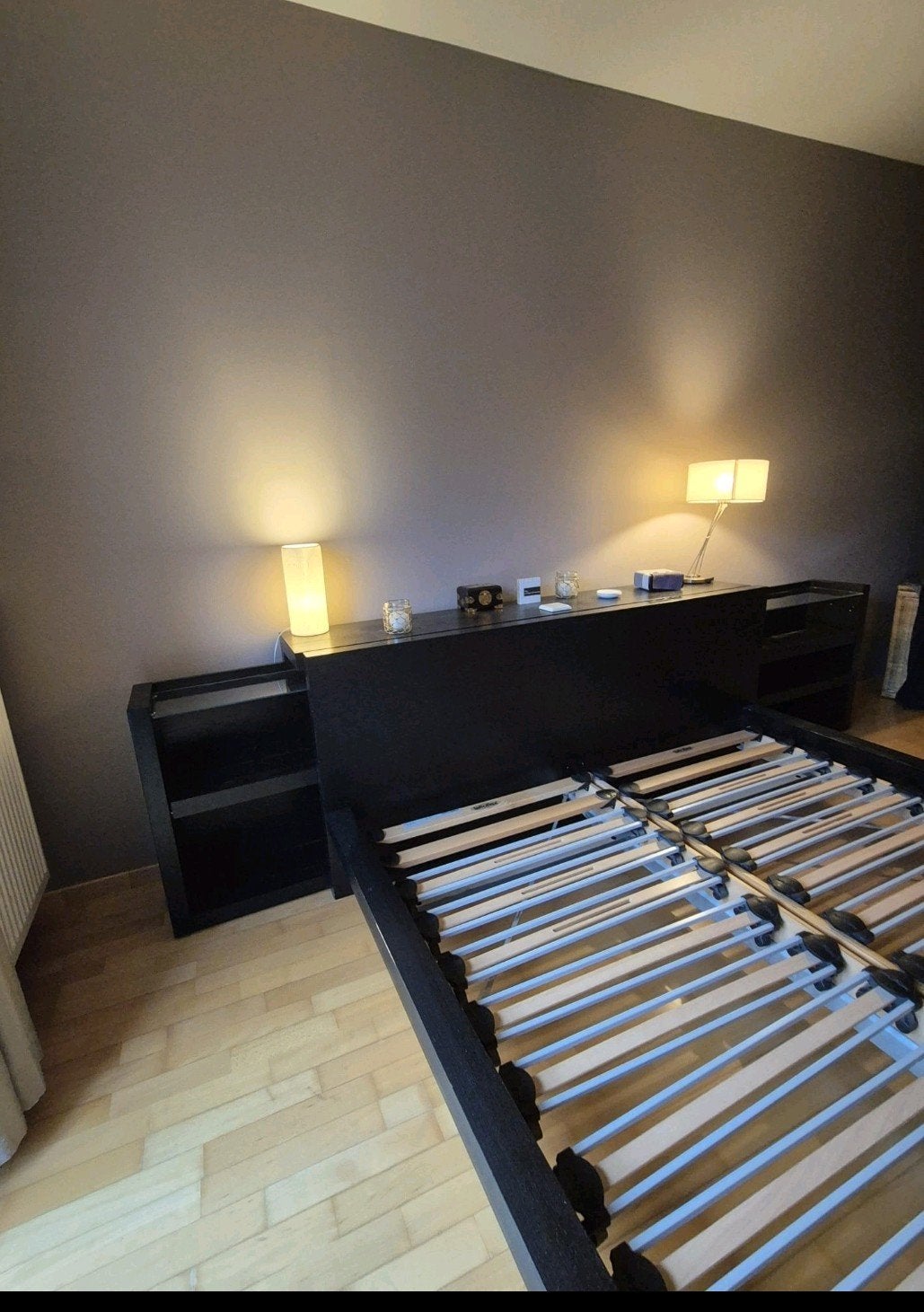 Lit 160 x 200 - sommiers - tables de nuit, Enlèvement