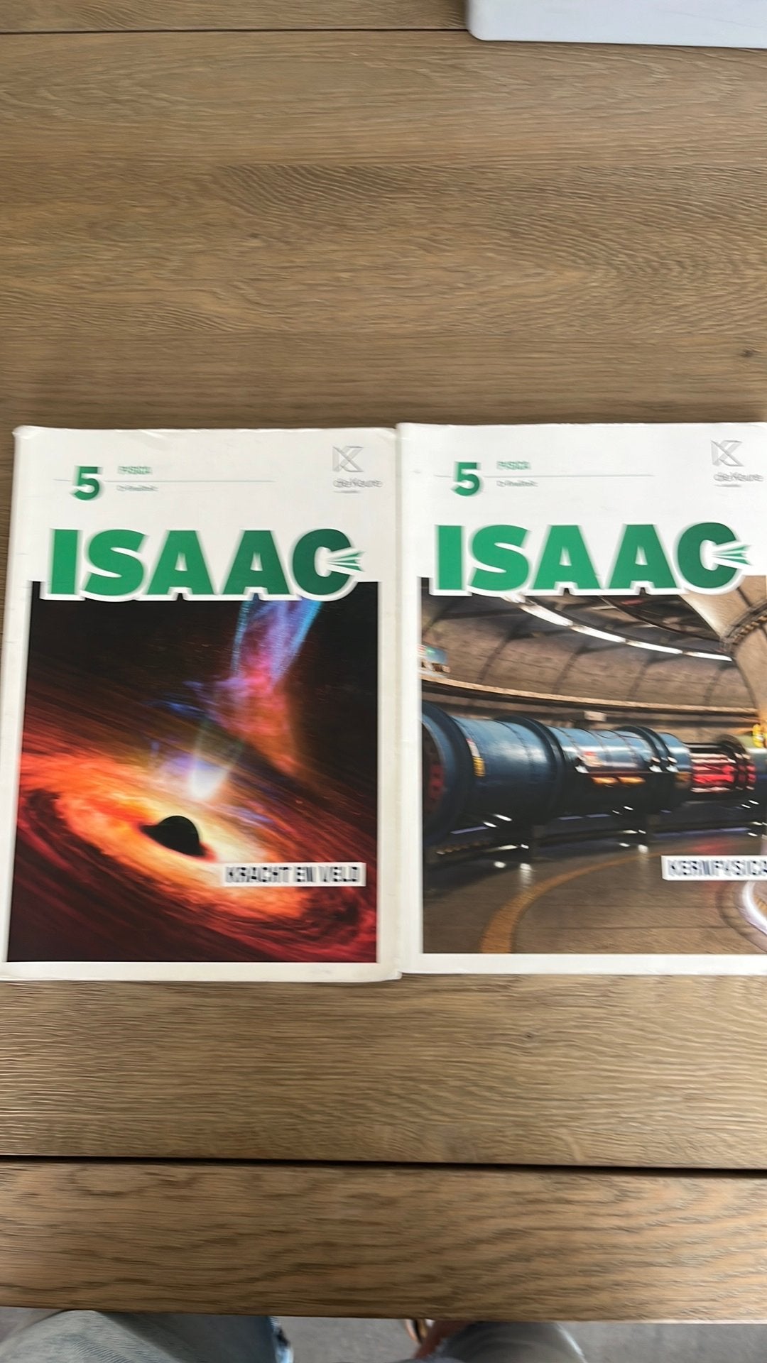 Isaac-fysica 5 (D - wetenschappen) - Leerboek radioactivitei, Boeken, Ophalen of Verzenden, Nederlands