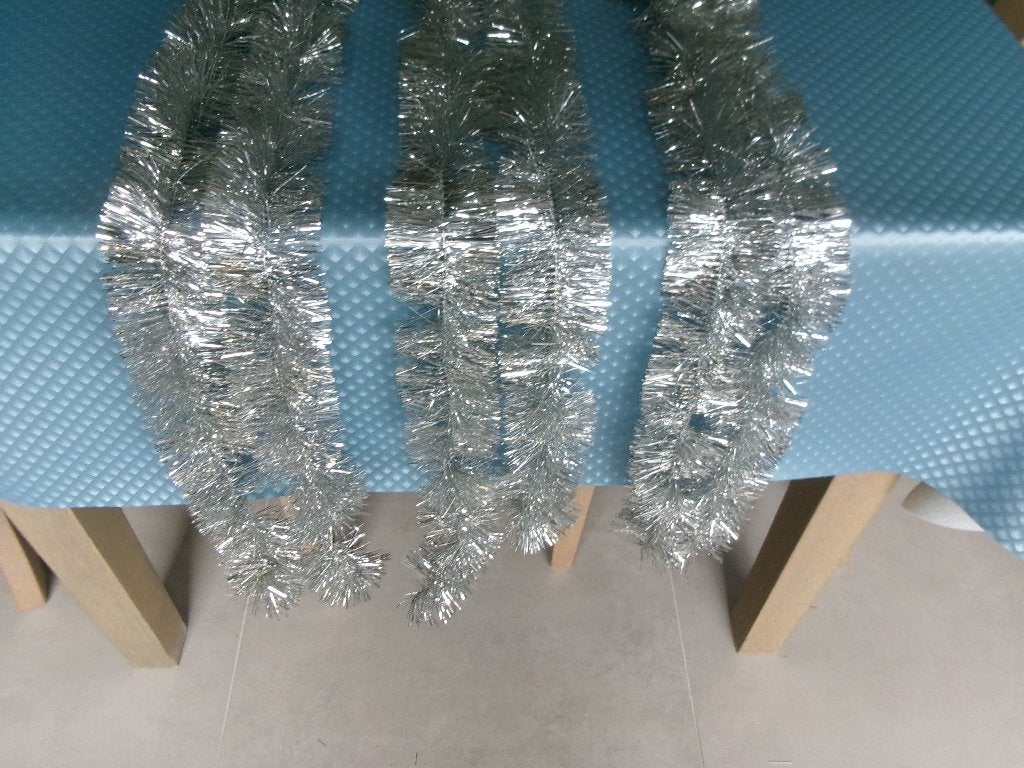 3 zilverkleurige slingers (7cm br), Ophalen of Verzenden, Gebruikt