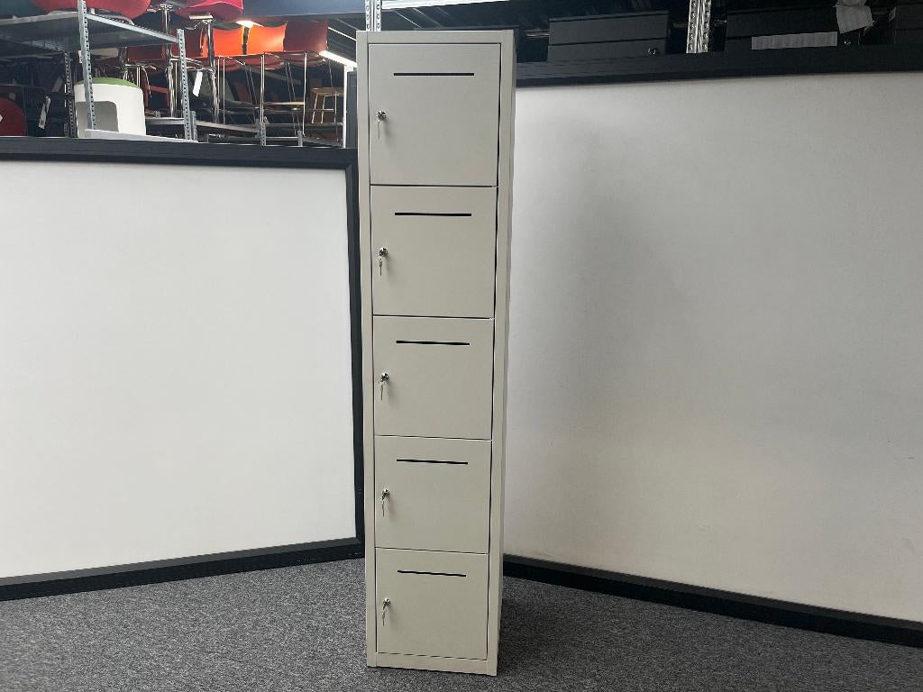 Lockerkast – 5 deurs (Licht grijs), Ophalen
