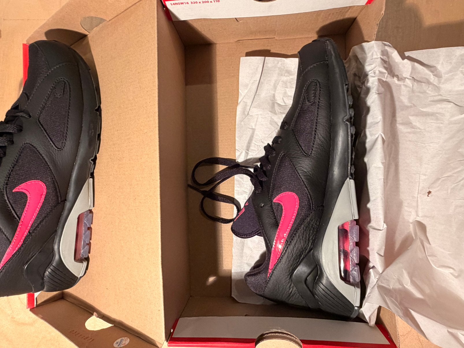 Nike Air max 180 zwart Nieuw, Kleding | Heren, Ophalen of Verzenden, Zo goed als nieuw, Zwart