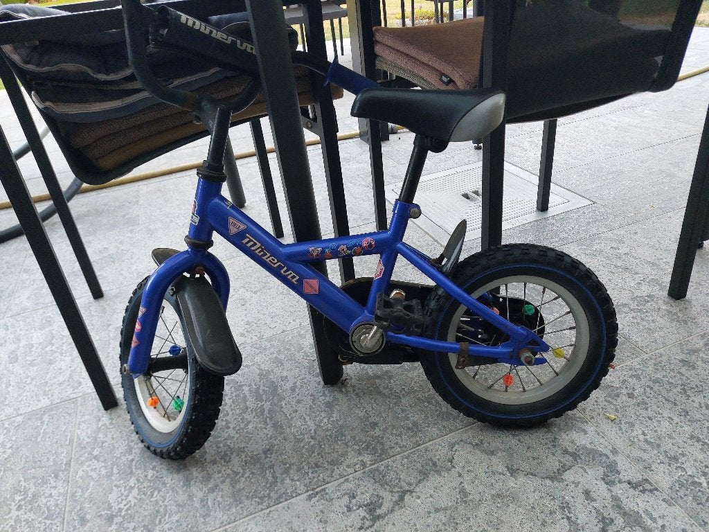 kinderfiets minerva 12 inch, Stabilisateurs, Frein à rétropédalage, Comme neuf, Minerva