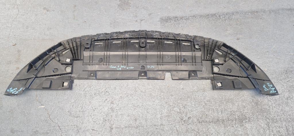 Deflecteur cache sous parchoc MERCEDES CLASSE AAMG W177 2018, Ophalen, Voor, BMW