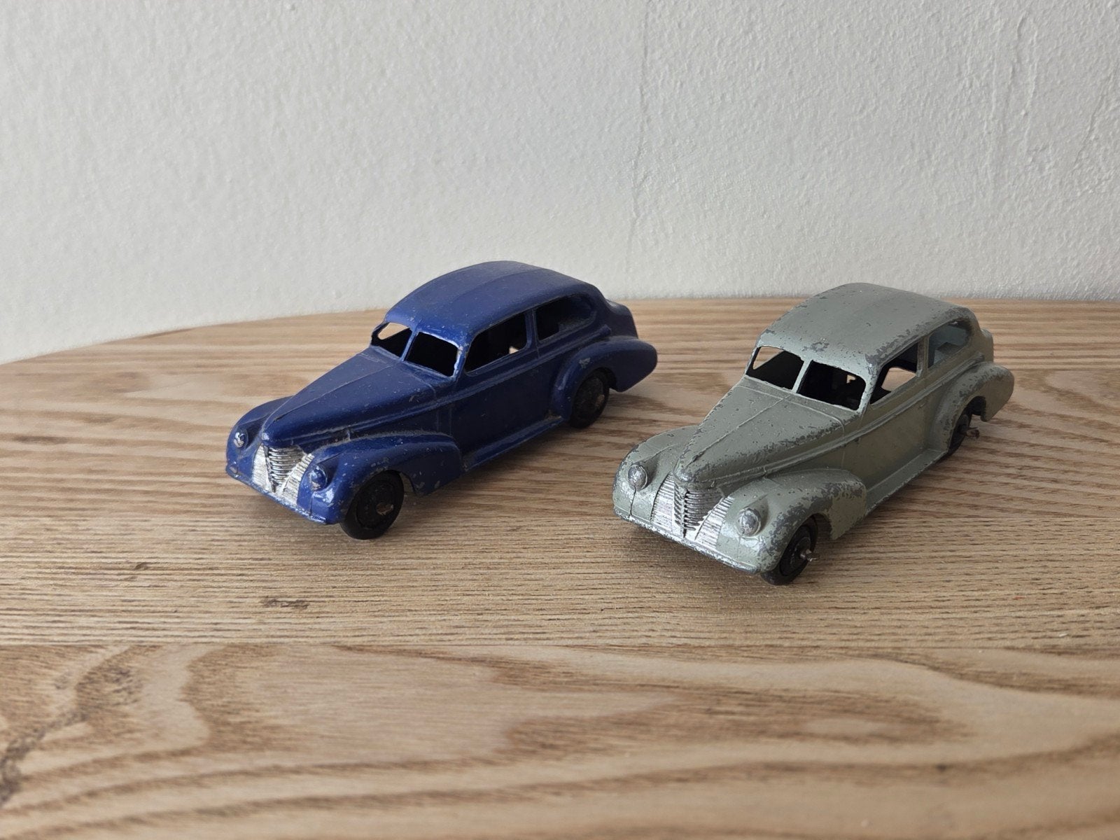 Dinky toys 39b Oldsmobile, Ophalen of Verzenden, Gebruikt, Auto, Dinky Toys