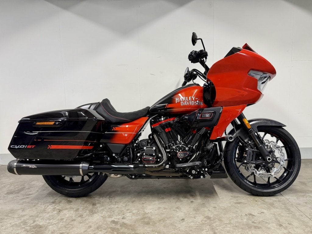 Harley-Davidson TOURING FLTRXSTSE CVO ROAD GLIDE ST, Motoren, Motoren | Harley-Davidson, Harley-Davidson, Customerservices@harley‑davidson.com