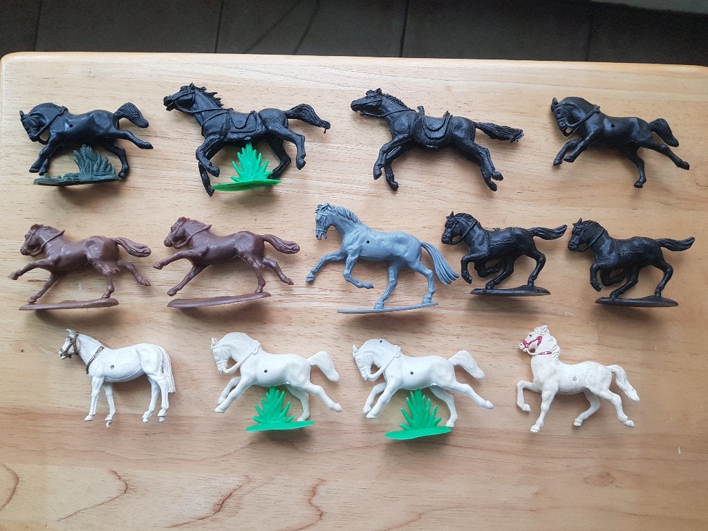 Lot jouets chevaux en plastique, Ophalen
