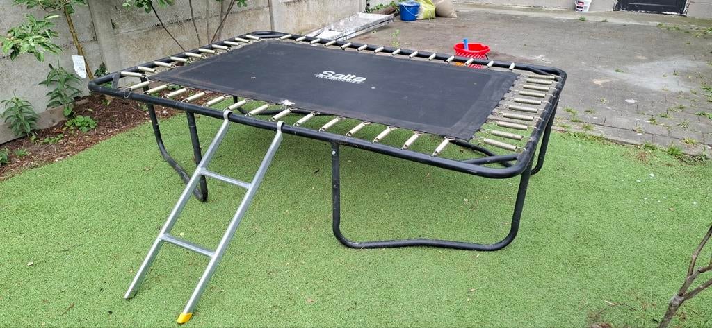 Trampoline in goede staat, Ophalen