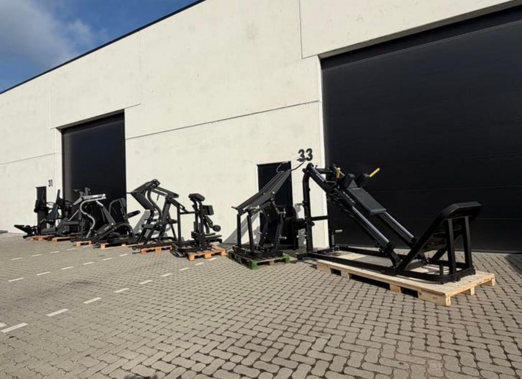 Technogym Pure Strength set Black on Black, Sport en Fitness, Fitnessmaterialen, Ophalen