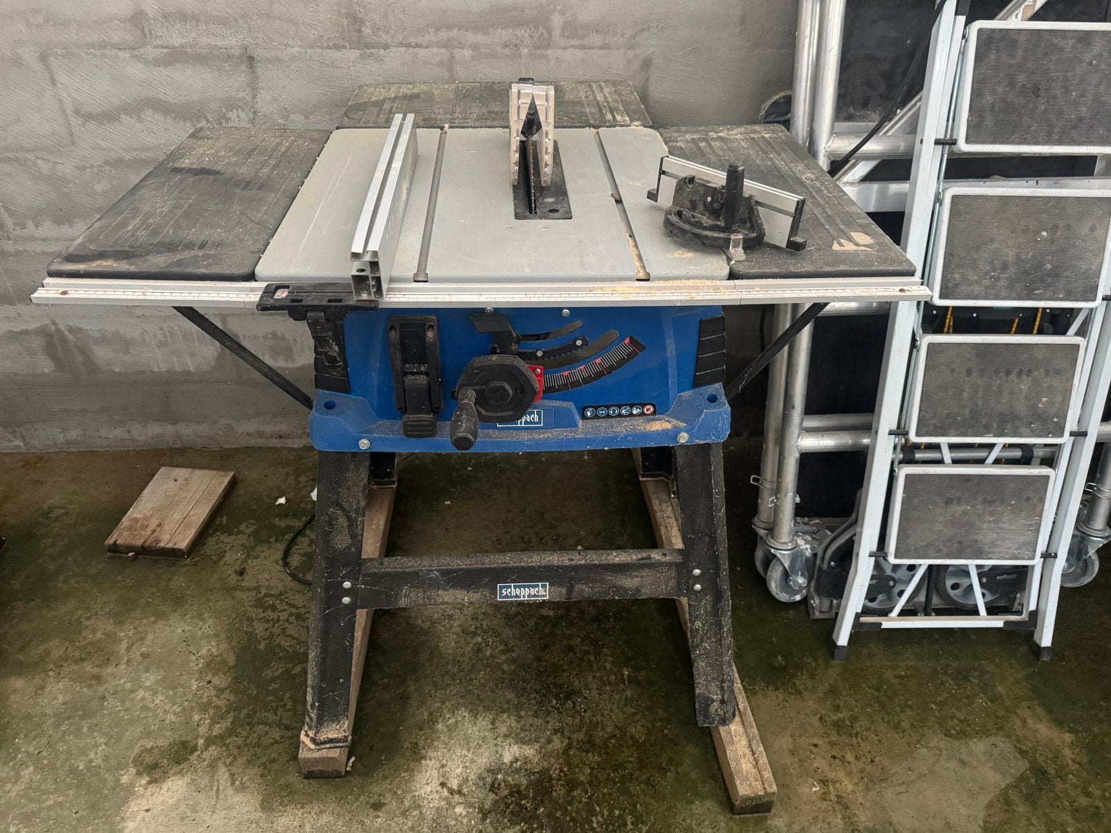 Zaagtafel, Doe-het-zelf en Bouw, Ophalen, Zo goed als nieuw