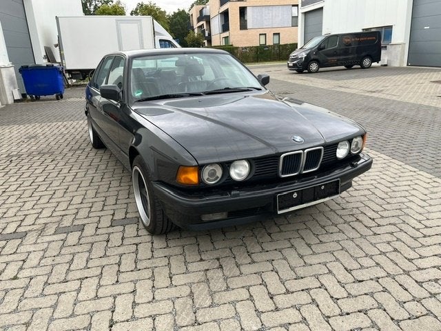 BMW 735 iL oldtimer in goede staat, foto 8