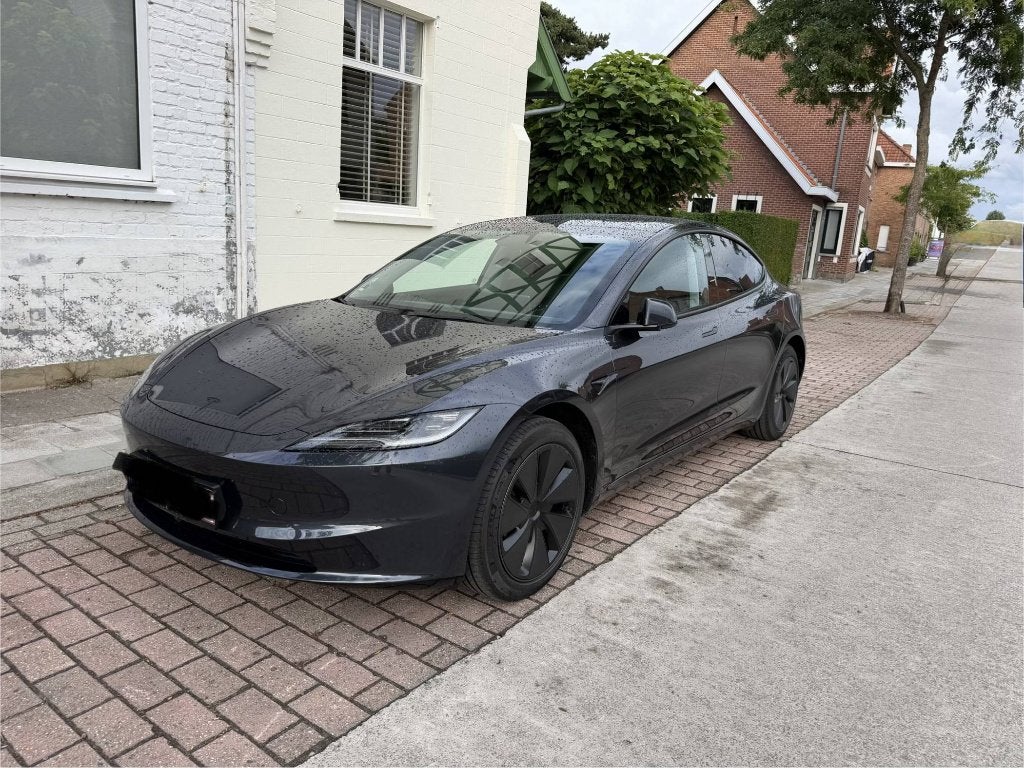 Tesla Model 3, Autos, Argent ou Gris, Achat, Euro 6, Entretenue par le concessionnaire